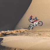Laia Sanz hat eine weitere super-konstante Fahrt durch eine schnelle und physisch harte 337-Kilometer-Prüfung geliefert, um die vierte Etappe der Rallye Dakar 2021 abzuschließen.